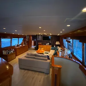  Botel Amazing Boat To Sleep In Barcelona Spain