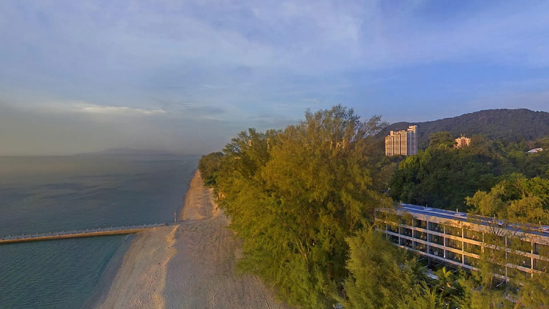 Hard Rock Hotel Penang Batu Ferringhi 5*,