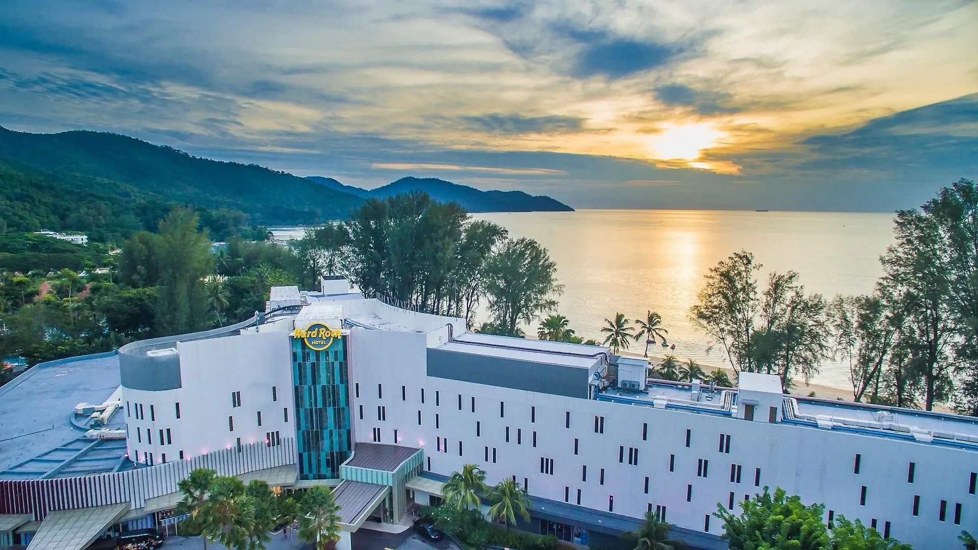 Hard Rock Hotel Penang Batu Ferringhi 5*,