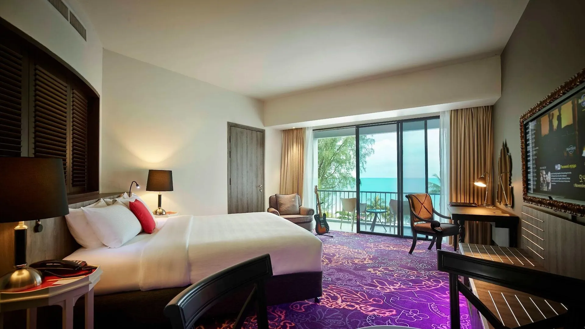 Hard Rock Hotel Penang Batu Ferringhi 5*,  Malaysia